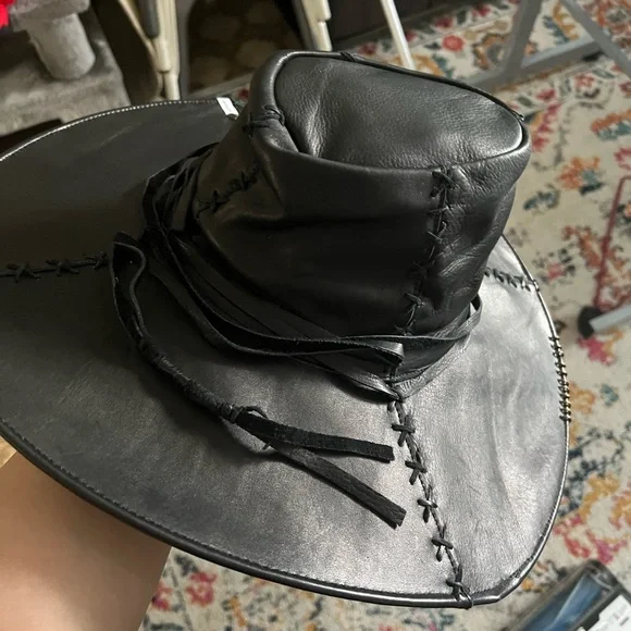 ONE teaspoon Women's Black Leather hat - Picture 2 of 10